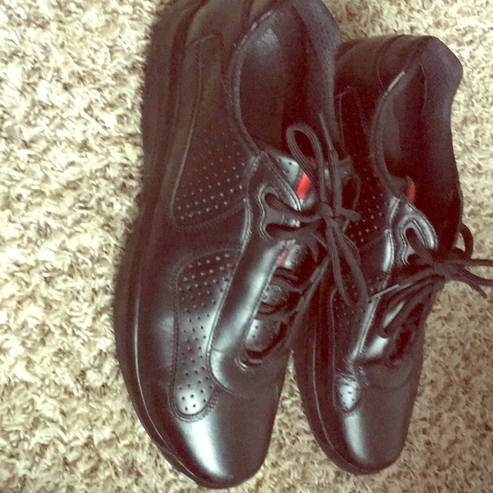 AUTHENTIC PRADA MENS SNEAKERS SIZE 11